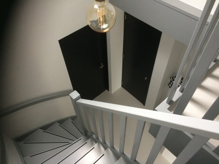 Trap volledig schilderen (2)